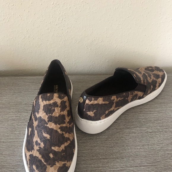 Michael Kors Sneakers - Picture 1 of 2